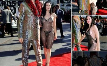 Marilyn Manson and Rose McGowan in dresses that show everything at the MTV VMAs, circa 1998